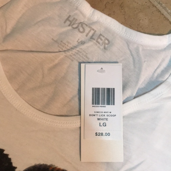 MY PUSSY DON'T LICK ITSELF Scoopneck t-shirt - Picture 4 of 5